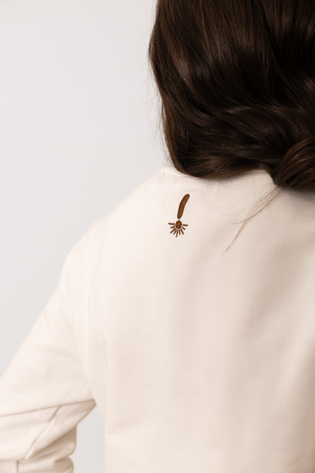 SUDADERA REGULAR SIN CAPUCHA - Chocolate con Churros
