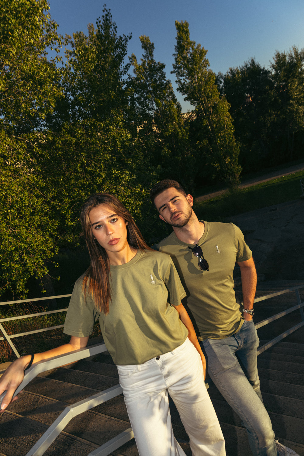 CAMISETA REGULAR VERDE - Basic