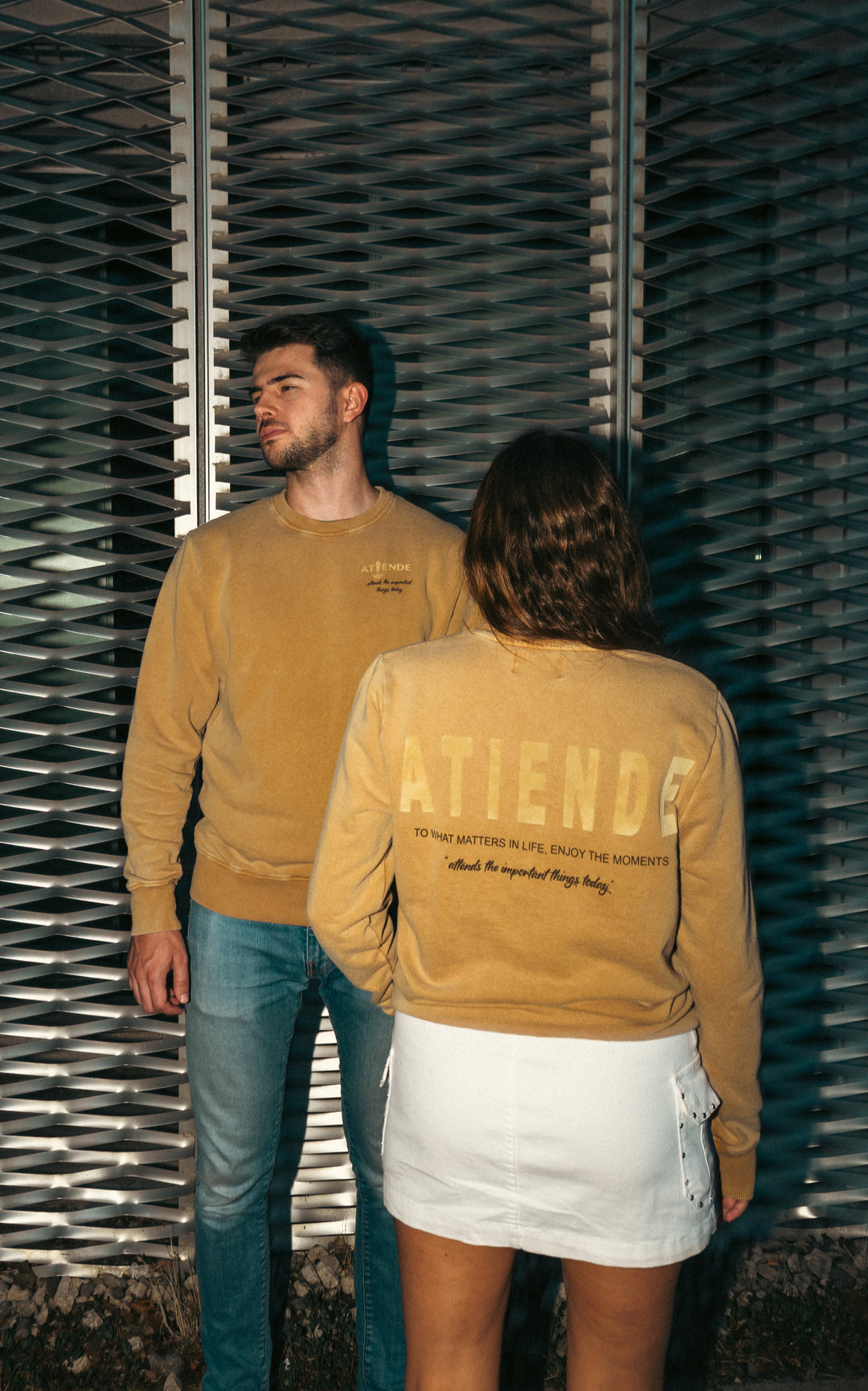 Atiende- Regular hoodie